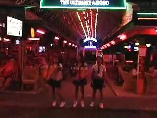 Koca həyat yoldaşı və Tay qızı itirir və Hindi jabardasti cinsi video həm də becərilir