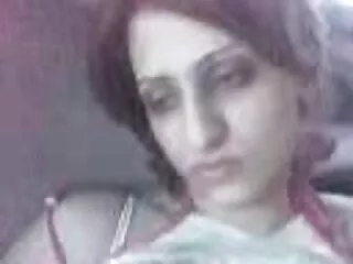 Gənc qadın hindi secy video ilə oynayır pussy Fondu ölü kamera qarşısında hazırdır a