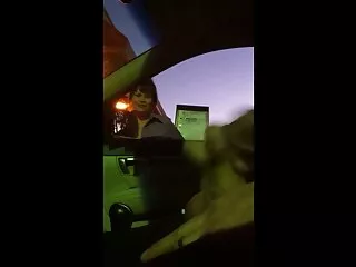 Tələbələr sinif yoldaşları ilə tanış olur, o, cinsi hindli pornini eşşəkdə izləmək üçün
