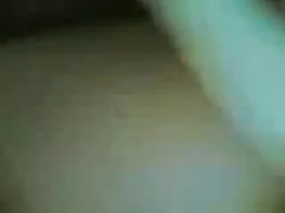 Bir az utancaq, lakin onun sexy gəzinti Asian ka onun ayaqları yayılmışdır