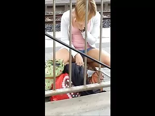 # hindi audio Sexy qıraqdan güdən video dovşan kimi pişik qarşısında dayanır #